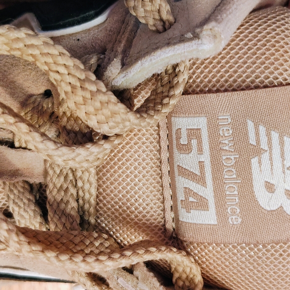 New Balance 574 Men's Beige and Black Sneakers Size 9 Men's, 10.5 Women's - Picture 7 of 9